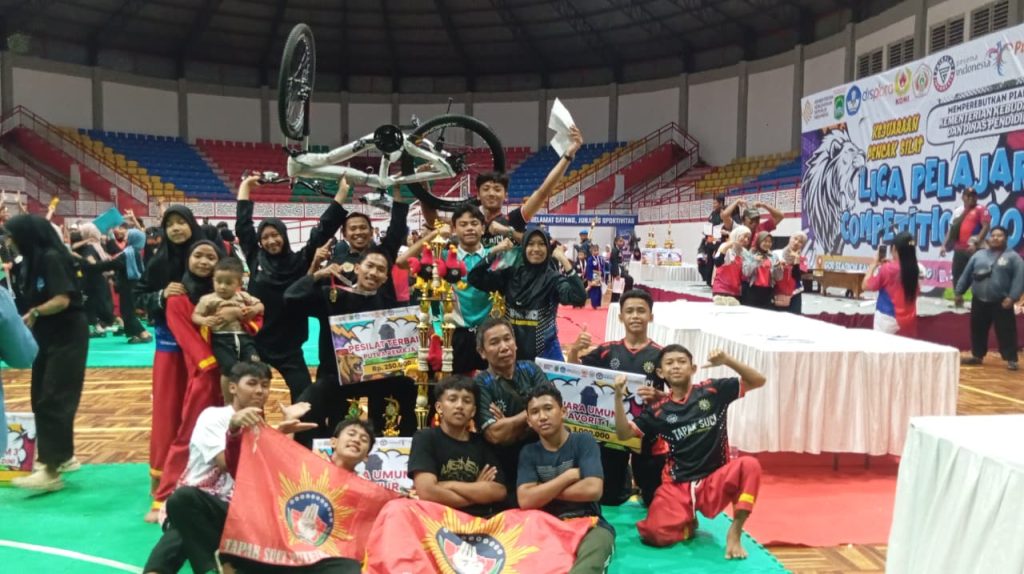 Atlit Tapak Suci Smamuda Sumberpucung Raih Delapan Medali-Pesilat Terbaik Putra Piala Kemendikbud Liga Pelajar Competion Jatim 3