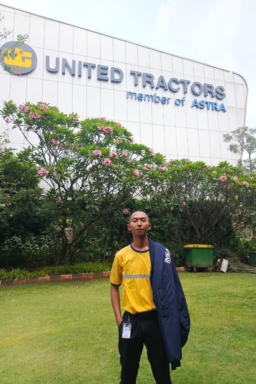 Suaji, Alumni SMK Mutu Gondanglegi Wisudawan Terbaik United Tractor School 3