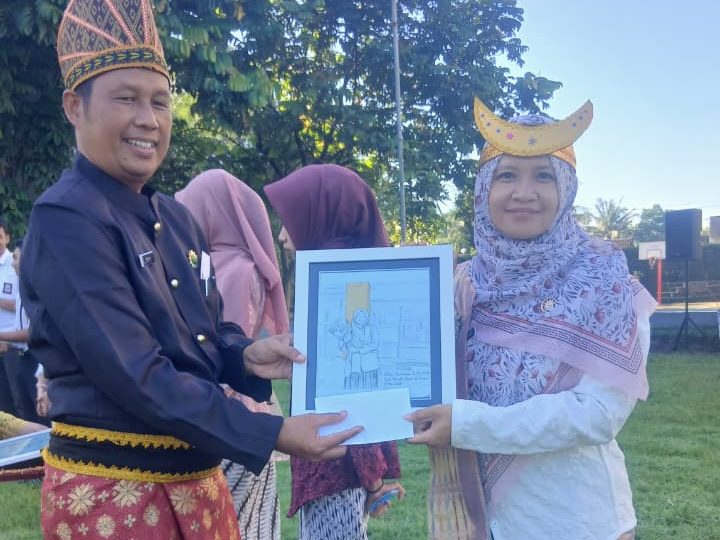 Hardiknas, SMK Mutu Gondanglegi Salurkan Beasiswa Prestasi-Apresiasi Guru Produktif Literasi 1