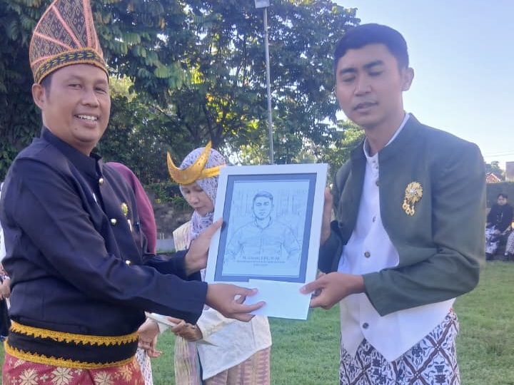 Hardiknas, SMK Mutu Gondanglegi Salurkan Beasiswa Prestasi-Apresiasi Guru Produktif Literasi 4