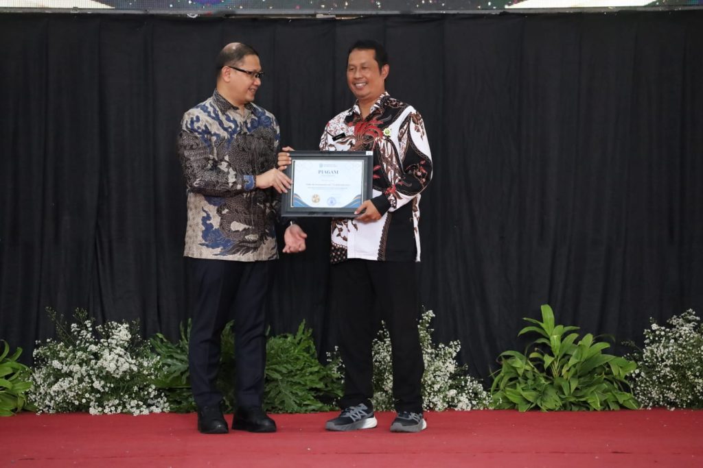 SMK Mutu Gondanglegi Raih Award Vokasi Prestasi Siswanya Terbanyak Diterima SNBP 2