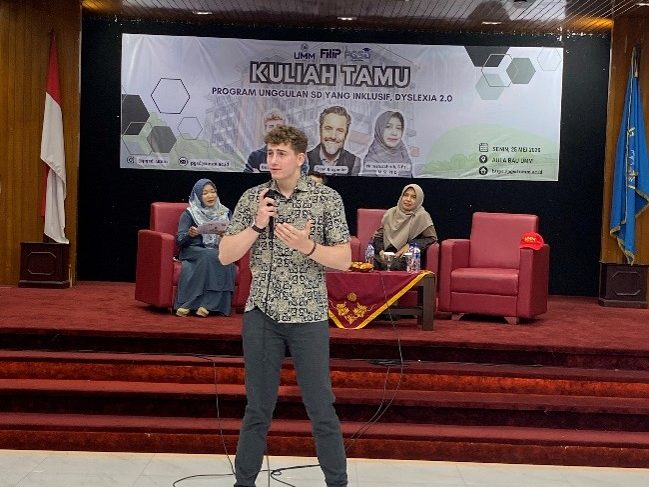 Kuliah Tamu PGSD UMM Hadirkan Tiga Pembicara Lintas Negara Bahas Program Unggulan SD Inklusif dan Berpihak Pada Siswa 3 Kuliah Tamu PGSD UMM Hadirkan Tiga Pembicara Lintas Negara Bahas Program Unggulan SD Inklusif dan Berpihak Pada Siswa 3