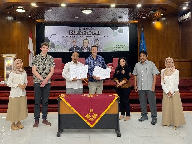 Kuliah Tamu PGSD UMM Hadirkan Tiga Pembicara Lintas Negara Bahas Program Unggulan SD Inklusif dan Berpihak Pada Siswa 1 Kuliah Tamu PGSD UMM Hadirkan Tiga Pembicara Lintas Negara Bahas Program Unggulan SD Inklusif dan Berpihak Pada Siswa 1
