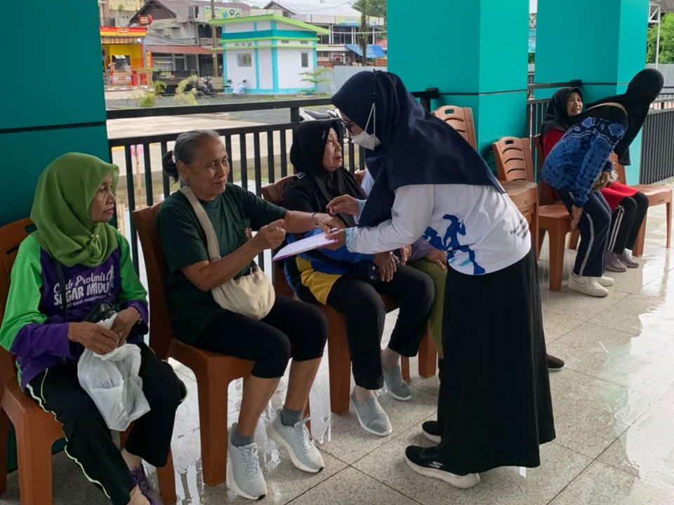 Gerak Lansia Aktif, Inovasi Mahasiswa RPL Fisioterapi UMM Jaga Kemandirian di Usia Senja 2 Gerak Lansia Aktif, Inovasi Mahasiswa RPL Fisioterapi UMM Jaga Kemandirian di Usia Senja 2