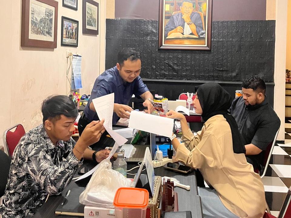 Mahasiswa Fakultas Hukum UMM Magang di Kantor Hukum Hidayat & Co, Implementasi Teori-Praktek di Dunia Kerja 3 Mahasiswa Fakultas Hukum UMM Magang di Kantor Hukum Hidayat & Co, Implementasi Teori-Praktek di Dunia Kerja 3