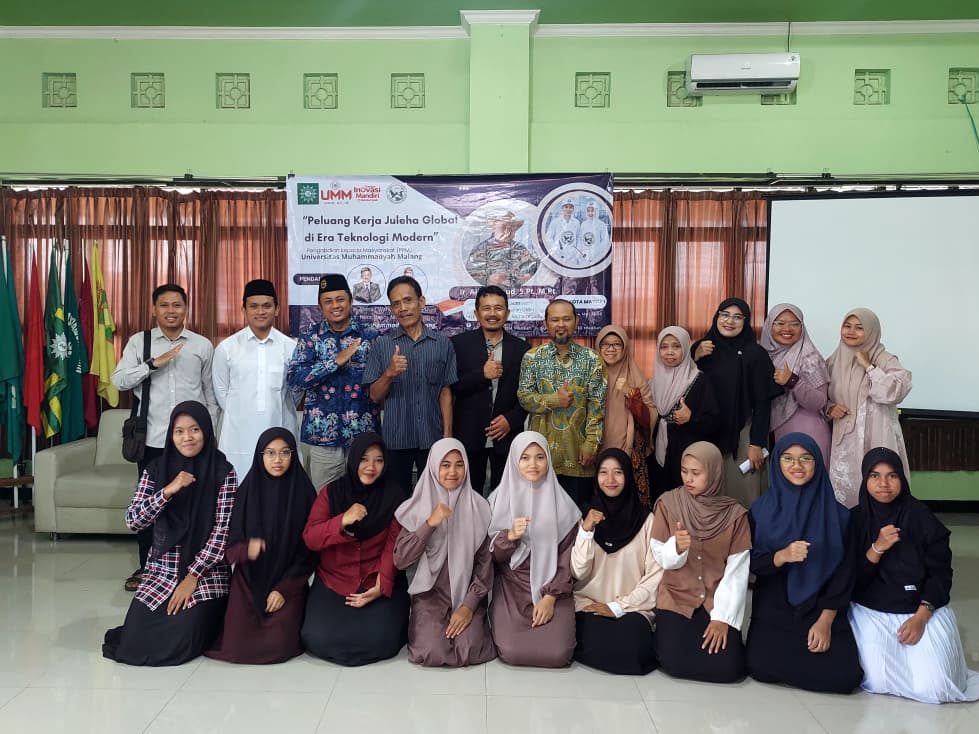 Tim Guru Besar UMM Sosialisasi Profesi Juleha, Prospek Kerja Profesional Luar Negeri 3 Tim Guru Besar UMM Sosialisasi Profesi Juleha, Prospek Kerja Profesional Luar Negeri 3
