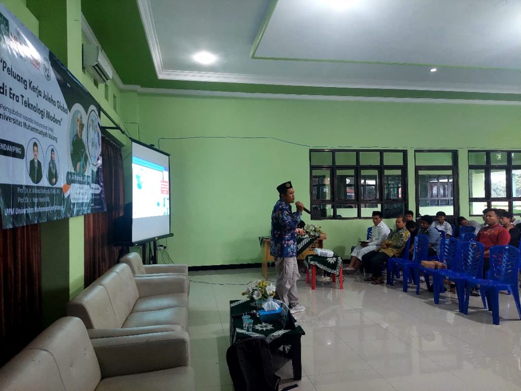 Tim Guru Besar UMM Sosialisasi Profesi Juleha, Prospek Kerja Profesional Luar Negeri 2 Tim Guru Besar UMM Sosialisasi Profesi Juleha, Prospek Kerja Profesional Luar Negeri 2