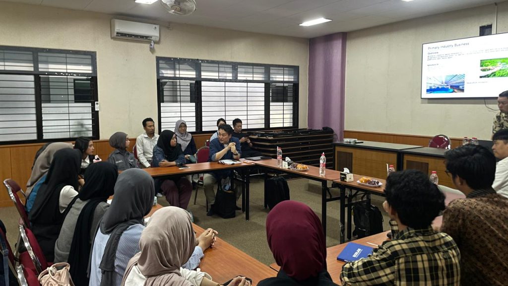 Dua ProfesorShimonoseki City University Jepang, Diskusi-Interview Mahasiswa Teknologi dan Manajemen Perikanan UMM 2 Dua ProfesorShimonoseki City University Jepang, Diskusi-Interview Mahasiswa Teknologi dan Manajemen Perikanan UMM 2