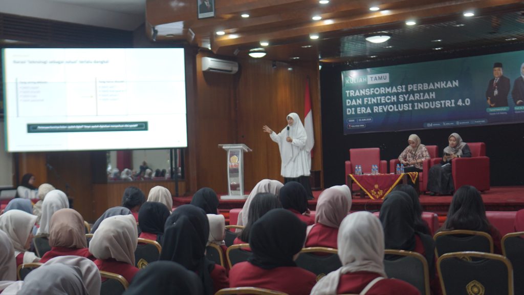 Hadirkan Guru Besar Ekonomi-Asisten Direktur OJK Malang, Prodi EP UMM Bahas Transformasi Perbankan dan Fintech Syariah di Era Revolusi Industri 4.0 1 Hadirkan Guru Besar Ekonomi-Asisten Direktur OJK Malang, Prodi EP UMM Bahas Transformasi Perbankan dan Fintech Syariah di Era Revolusi Industri 4.0 1
