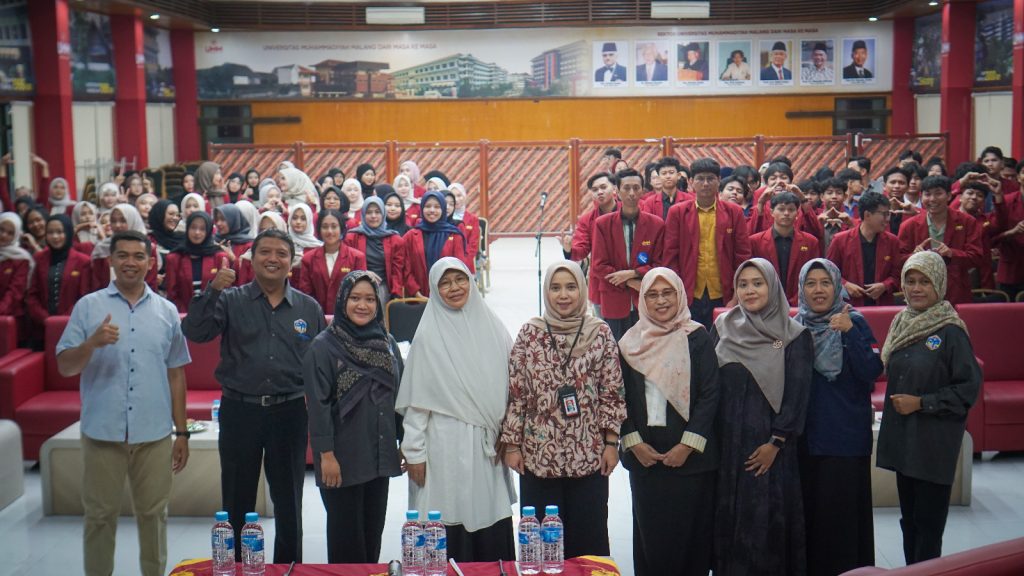 Hadirkan Guru Besar Ekonomi-Asisten Direktur OJK Malang, Prodi EP UMM Bahas Transformasi Perbankan dan Fintech Syariah di Era Revolusi Industri 4.0 4 Hadirkan Guru Besar Ekonomi-Asisten Direktur OJK Malang, Prodi EP UMM Bahas Transformasi Perbankan dan Fintech Syariah di Era Revolusi Industri 4.0 4