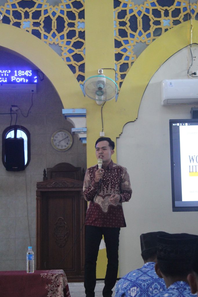 Bongkar Formula Penulis Hebat, Fathan Faris Saputro Ajak Murid SMP Muhammadiyah 1 Babat Berani Berkarya 1 Bongkar Formula Penulis Hebat, Fathan Faris Saputro Ajak Murid SMP Muhammadiyah 1 Babat Berani Berkarya 1