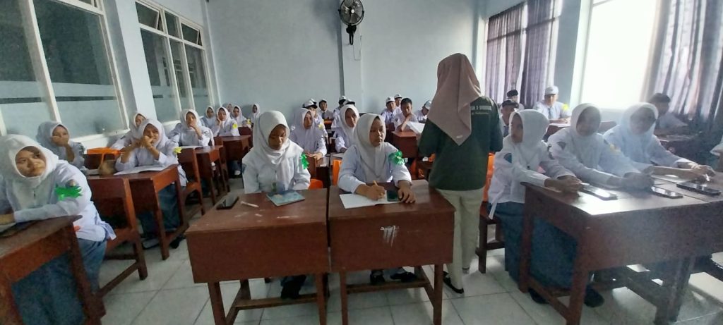 Penguatan Ahklak-Pemetaan Minat Bakat Materi MPLS Hari Kedua di SMK Mugas 1 Penguatan Ahklak-Pemetaan Minat Bakat Materi MPLS Hari Kedua di SMK Mugas 1