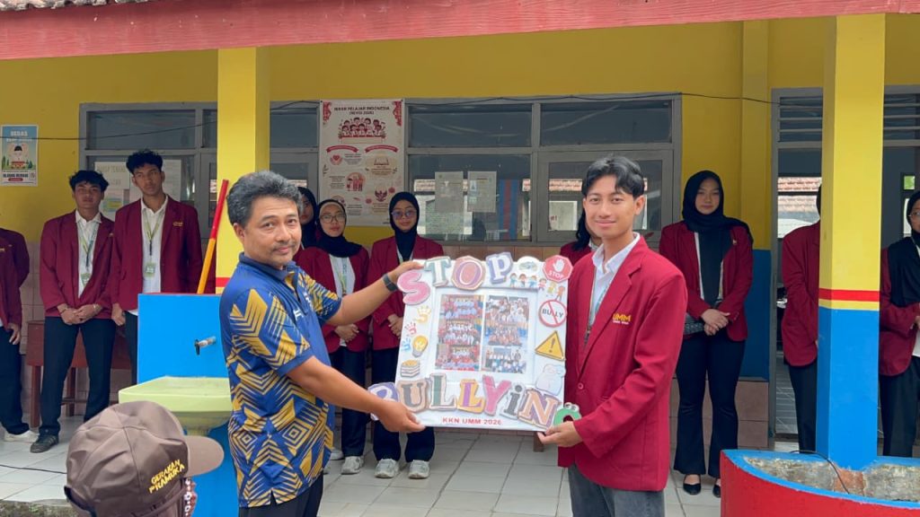 KKN 138 UMM Psikoedukasi Siswa SDN 2 Tempursari Lima Tema, Sosial-Ekonomi dan Psikis 2 KKN 138 UMM Psikoedukasi Siswa SDN 2 Tempursari Lima Tema, Sosial-Ekonomi dan Psikis 2