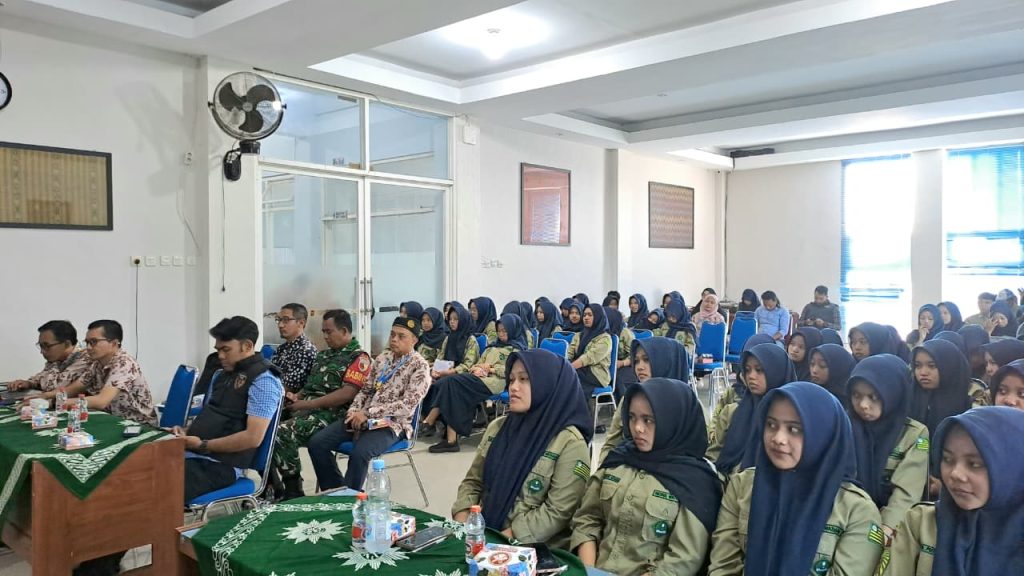 Bakesbangpol Gandeng SMK Mugas Sosialisasi Pencegahan Radikalisme-Terorisme Pelajar 2 Bakesbangpol Gandeng SMK Mugas Sosialisasi Pencegahan Radikalisme-Terorisme Pelajar 2