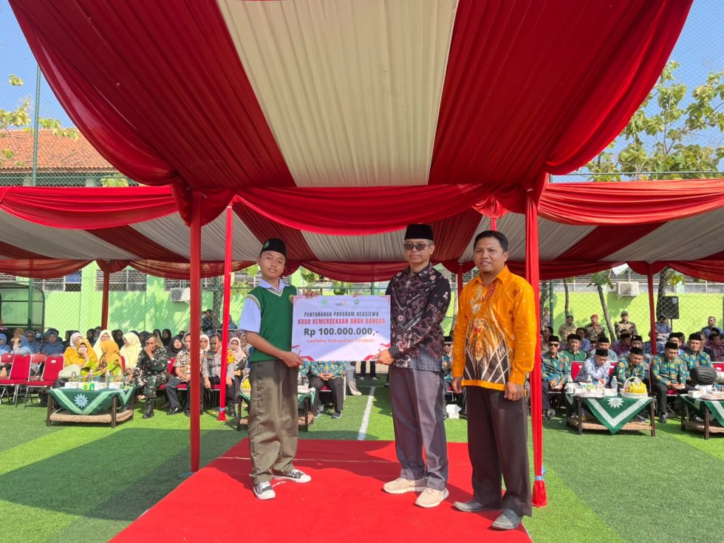 HUT 81 RI Lazismu Kabupaten Cirebon Salurkan Beasiswa Mentari Rp100 Juta untuk Siswa Dhuafa-Berprestasi 1 HUT 81 RI Lazismu Kabupaten Cirebon Salurkan Beasiswa Mentari Rp100 Juta untuk Siswa Dhuafa-Berprestasi 1