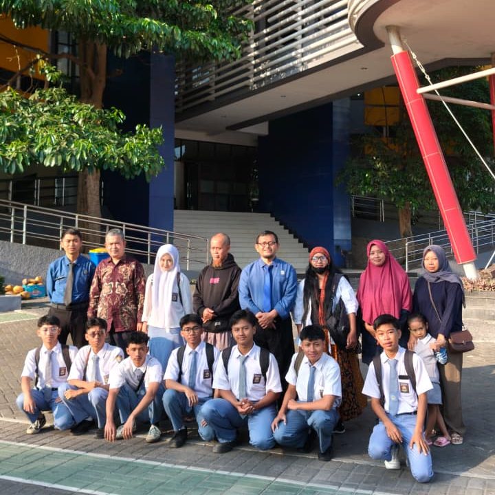 Prospek Kerja, Siswa SMK Mutu Gondanglegi Magang Industri di Panasonic Manufacturing Indonesia 2 Prospek Kerja, Siswa SMK Mutu Gondanglegi Magang Industri di Panasonic Manufacturing Indonesia 2