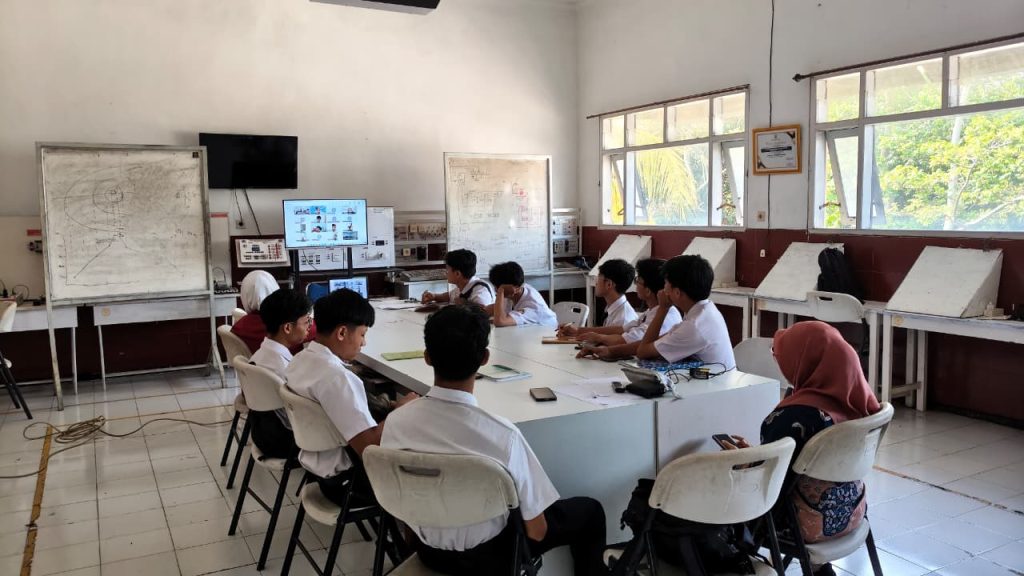 Prospek Kerja, Siswa SMK Mutu Gondanglegi Magang Industri di Panasonic Manufacturing Indonesia 1 Prospek Kerja, Siswa SMK Mutu Gondanglegi Magang Industri di Panasonic Manufacturing Indonesia 1