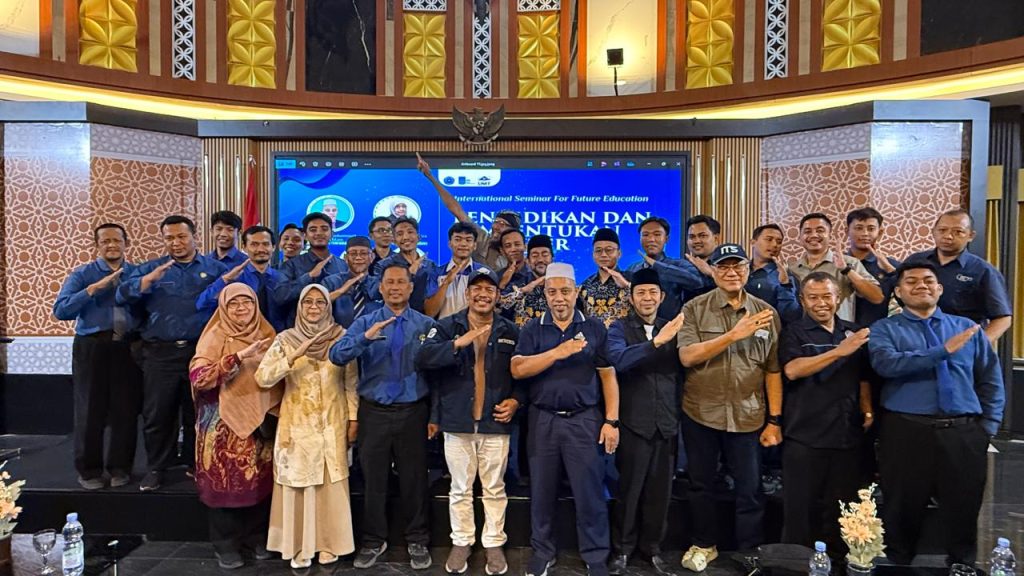 SMK Mutu Gondanglegi Hadirkan Dua Profesor Malaysia-Tiga Guru Besar  ITS Bahas Pendidikan dan Pembentukan Karakter Manusia  1