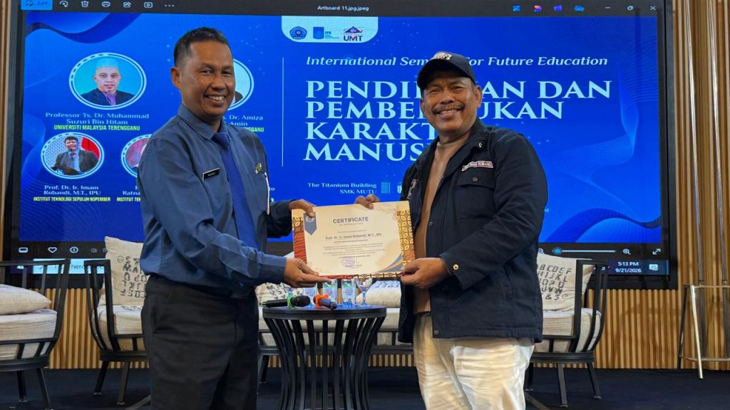 SMK Mutu Gondanglegi Hadirkan Dua Profesor Malaysia-Tiga Guru Besar  ITS Bahas Pendidikan dan Pembentukan Karakter Manusia  2