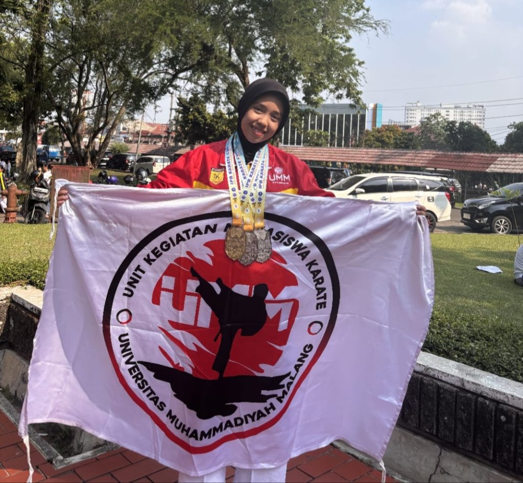 Khoirun Nisa Atlit Prodi Ekonomi Pembangunan UMM Juara Karate Championship Dispora Jatim Cup 2 Khoirun Nisa Atlit Prodi Ekonomi Pembangunan UMM Juara Karate Championship Dispora Jatim Cup 2